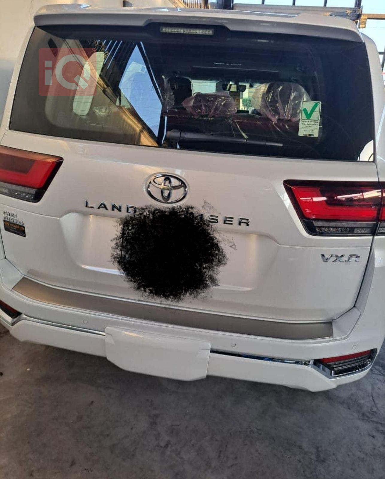 تۆیۆتا لاند کروزەر